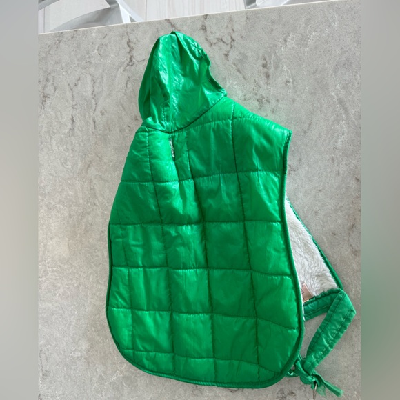 Puffer & 2 sweater bundle for medium sized dog - Picture 3 of 12